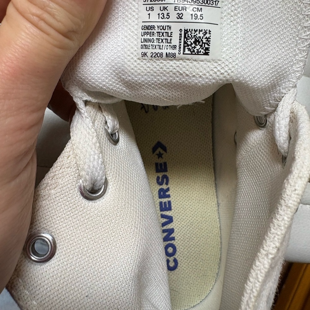 Converse Kids High-Top Sneakers in White and Red - Picture 11 of 16